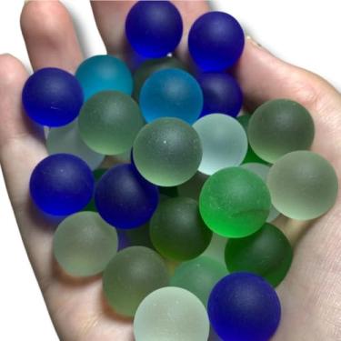 Imagem de Kit Pedras gema de vidro decorativas na rede 250g para aquários, vasos, artesanato e decoração(100 unidades,Fosco esférico (redondo))