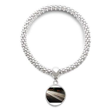 Imagem de DIYthinker Pulseira de prata com pingente de carro da cidade da China com corrente ajustável