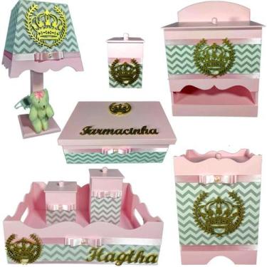 Imagem de Kit Higiene bebê Mdf menina 8 peças - ROSA BB CHEVRON CINZA DE COROA -