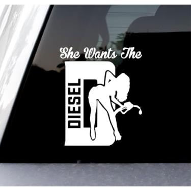 Imagem de Sunset Graphics & Decals Adesivo de vinil para carro She Wants The D Truck Turbo Diesel Duramax | Carros Caminhões Vans Paredes Laptop | Branco | 6 polegadas | SGD000335