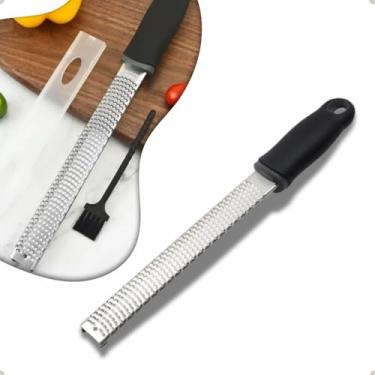 Imagem de Ralador tipo zester aço inox qualidade alimentar cabo ergonômico afiado raspas finas limão queijo prático culinária premium