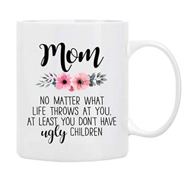 Imagem de Caneca de café Gifts for Mom No Matter What Life Throws at you Funny Coffee Mug from Daughter, Wife and Son – Caneca em caixa de presente de fita azul decorativa, 325 ml – Presentes para mães, pais, homens, amigos, abeto