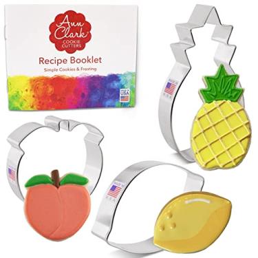Imagem de Ann Clark Cookie Cutters Conjunto de 3 cortadores de biscoito de frutas com folheto de receitas, limão, pêssego e abacaxi