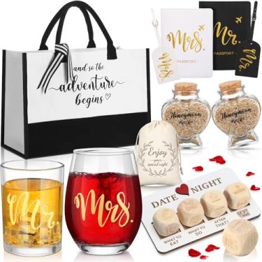 Imagem de Sunnychicc 16 peças de presentes de casamento para casal, presentes de lua de mel, chá de noiva, noivo, noivado, presentes de noivado com dados de vidro para data noturna, porta-bagagens, passaporte,