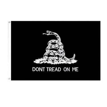 Imagem de G128 – Bandeira Don't Tread on Me Gadsden (preto e branco) | 9 x 1,5 m | Bordado dupla face 210D – interior/exterior, cores vibrantes, ilhós de latão, poliéster resistente, 2 camadas