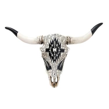 Imagem de Decoração de parede de caveira de touro falso com padrão tribal - Escultura rústica de arte de parede de boi ocidental ou caveira de bisão - Decoração de resina de casa de fazenda boho do sudoeste