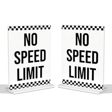 Imagem de 2 peças de decoração de festa de aniversário de carro de corrida placa de mesa de acrílico, decoração de garagem, presentes para meninos, placa sem limite de velocidade para meninos homens, xadrez