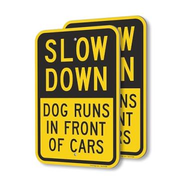 Imagem de SmartSign Placa Slow Down Dog Runs In Front of Cars - Pacote com 2, 30,5 cm x 45,7 cm, composto de alumínio (ACM) de 80 mm de espessura, furos pré-perfurados, amarelo e preto, feito nos EUA