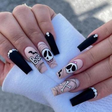 Imagem de Kit de unhas de pressão médio longo caixão Halloween preto fosco cola falsa conjunto de unhas com design de aranha fantasma teia de aranha strass cobertura completa bastão falso artificial em unha de