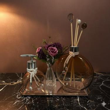 Imagem de Kit Aromatizador Difusor e Saboneteira Luxo para Decoração – Presente Elegante com Frascos em Vidro Âmbar(Prata,Sem Bandeja e Vaso)