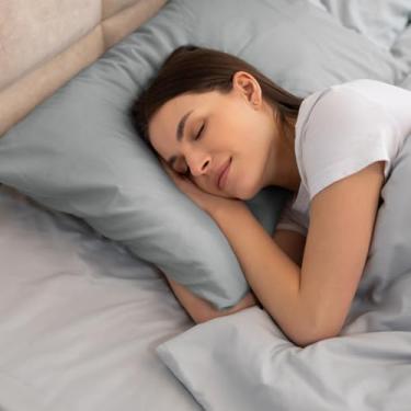 Imagem de Conjunto de 2 fronhas Queen, fronhas de microfibra escovada cinza claro, super macias e aconchegantes com fecho de envelope, 50 x 76 cm