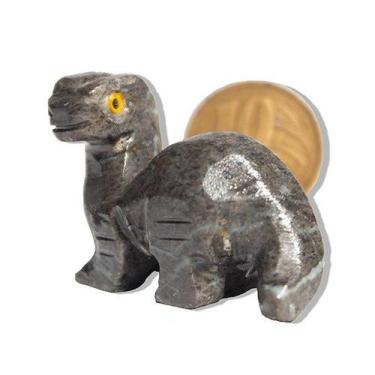 Imagem de 01 Dinossauro Preto Esculpido Pedra Artesanato em Dolomita - Cristaisd