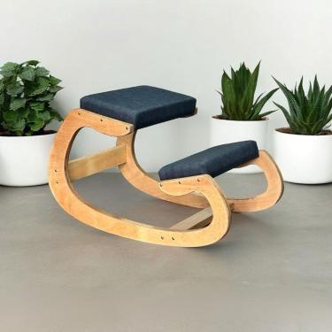 Imagem de Cadeira Lisa Cinza Escuro Cadeira De Joelhos Ergonômica Compensado Naval E Linho