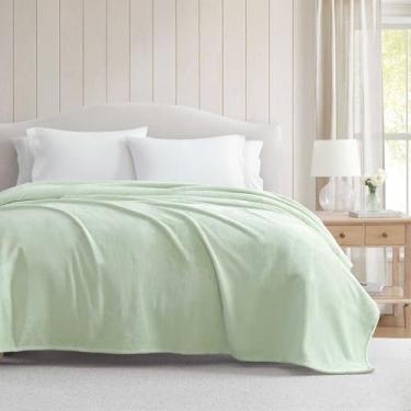 Imagem de Martha Stewart - Cobertor King Size, cobertor de lã de pelúcia ultramacio com costura dupla, 350 g/m², roupa de cama de peso médio para cama ou sofá (Bedford Solid Green)