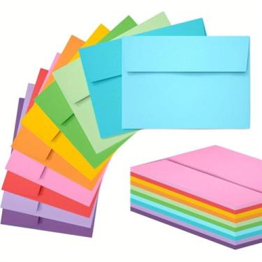 Imagem de 30 envelopes coloridos multicoloridos 12 x 17 cm para convites e casamentos com função de autovedação.