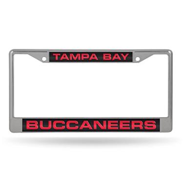 Imagem de Moldura para placa de licença cromada padrão incrustada com corte a laser NFL Rico Industries, Tampa Bay Buccaneers - preta, 15 x 31 cm