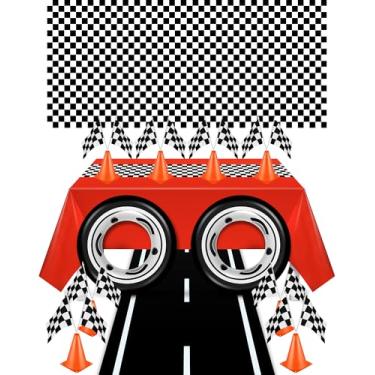 Imagem de 29 peças de artigos de festa de aniversário de carro de corrida incluem 2 toalhas de mesa de plástico, tapete de corrida preto para pista de corrida, 16 bandeiras xadrez, 8 cones de trânsito laranja,