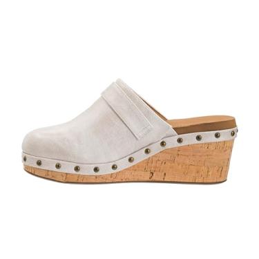 Imagem de Corkys Footwear Cunha feminina Who Knew de 6 cm com tira de fivela ajustável, sola de cortiça cravejada, sola elástica e palmilhas acolchoadas de EVA para uso o dia todo, Marfim, 40