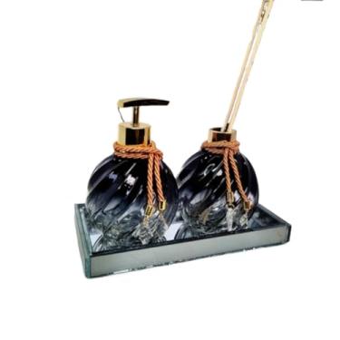 Imagem de Kit Lavabo Decorativo Completo Vidro 300ml | Saboneteira + Difusor + Bandeja - Decoração Elegante para Lavabo e Banheiro(Sem Bandeja,Preto Degrade C/Dourado)