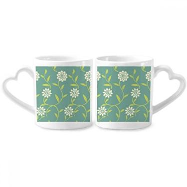 Imagem de Conjunto de canecas de porcelana para casal, estampa decorativa, flores verdes, brancas, corações, coração