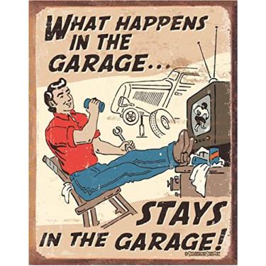 Imagem de Desperate Enterprises Schonberg - What Happens in The Garage Tin Sign - Nostalgic Vintage Metal Wall Decor - Made in USA