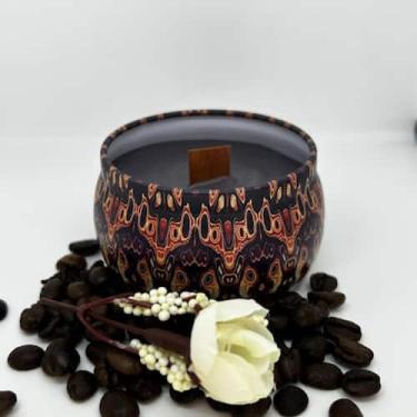Imagem de Vela na Lata Café e Memórias 110g - Café Torrado e Baunilha - Mão de C