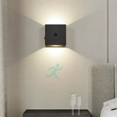 Imagem de Lâmpada de parede com bateria LED com detector de movimento Arandelas internas recarregáveis Iluminação de parede magnética moderna sem fio para escada Sala de estar Quarto mesa de cabeceira (Luz