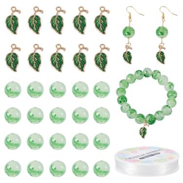 Imagem de FASHEWELRY Kit de fabricação de pulseiras de contas redondas de 12 mm com pingentes esmaltados de folha verde, pingentes, cordão de cristal elástico, kits de miçangas para fazer você mesmo com tema de