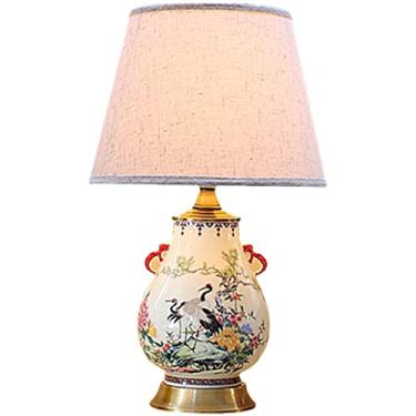 Imagem de Abajur de mesa estilo Chinoiserie, em cerâmica bege com cúpula de algodão, base de metal pintado, LED, eficiente em termos energéticos, para uso interno.