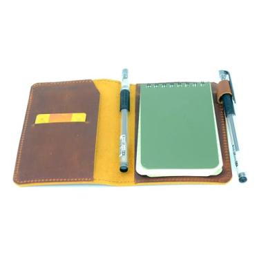 Imagem de YIYUS Capa de couro compatível com mini cadernos Rite in the Rain & Rocketbook, capa de caderno espiral encadernada superior, suporte de blocos de notas capa de couro para bloco de notas de 10 x 15 cm