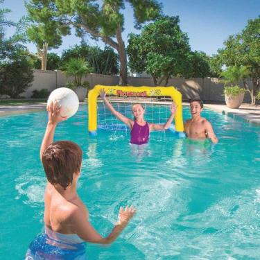 Imagem de Conjunto de polo aquático Bestway com bola e gol inflável