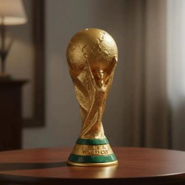 Imagem de Taça da Copa do Mundo FIFA Decoração Casa Tamanho Real Rica em Detalhe