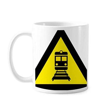 Imagem de Símbolo de aviso amarelo preto trem caneca triângulo cerâmica xícara de café porcelana louça