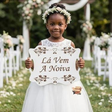 Imagem de Plaquinha Placa Casamento Lá Vem A Noiva MDF Personalizada Frases Entrada Noiva Pajem Daminha (Lá vem a noiva, Branco)