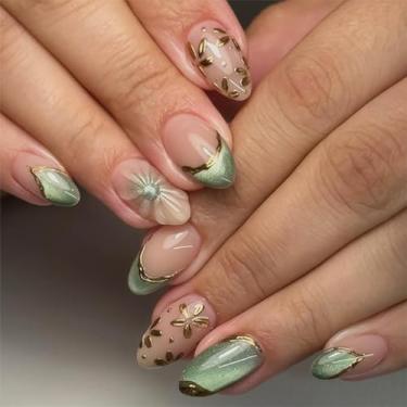 Imagem de Unhas postiças 3D com ponta francesa média amêndoa verde glitter unhas postiças flores unhas postiças com designs cobertura completa unhas de acrílico em forma de amêndoa prensa unhas de verão para