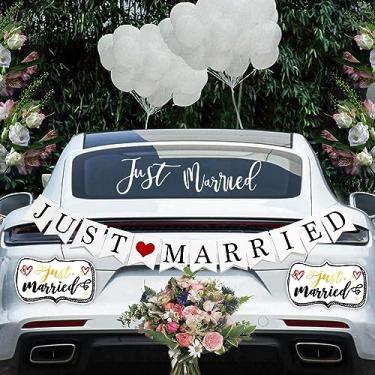 Imagem de 4 peças de decorações de carro de casamento recém-casado - inclui ímãs de carro ornamentados recém casado 30 x 18 cm, decalques de janela de carro de dia de casamento para carro 58 x 12 cm, faixa de sinal de casamento para lua de mel