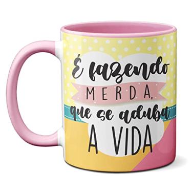 Imagem de Caneca Lhama Fofa É Fazendo Merda Que Se Aduba A Vida (Rosa)
