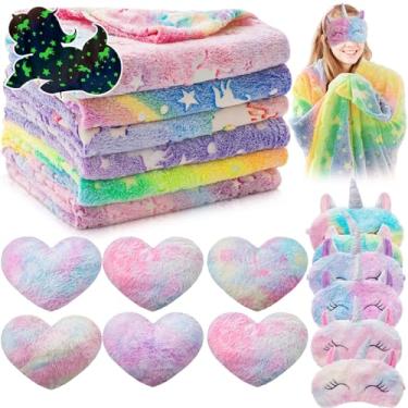 Imagem de Fanfanwin Conjunto de artigos de festa do pijama de unicórnio com 18 peças que brilham no escuro, cobertor de coração fofo, almofada de pelúcia, máscara para dormir para spa, acampamento, aniversário