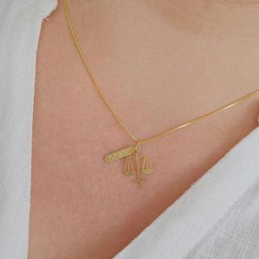 Imagem de Colar Profissão Direito Banho Ouro 18K - Lua Mia Joias