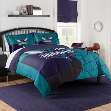 Imagem de NORTHWEST Charlotte Hornets Conjunto de edredom oficialmente licenciado pela NBA – Casal/Queen e Twin/Twin GG – Roupa de cama macia com logotipo do time e fronhas – Conjunto de quarto de fã de