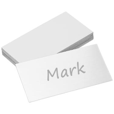 Imagem de UNICRAFTALE 20 peças de placas de nome de aço inoxidável, placas brancas personalizadas com suporte adesivo, placas gravadas de 100 x 50 mm, etiquetas personalizadas de metal para urna troph, portas e