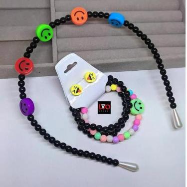 Imagem de Kit Infantil Tiara Arquinho Smile Emoji + Conjunto 3 Pulseiras e  Brin