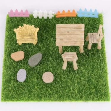 Imagem de LUTQ Conjunto de decoração de habitat de aranha saltadora com tapete de grama falsa, mini móveis de madeira de resina, seixos e cerca, acessórios de gabinete de aranha saltadora para terrário natural