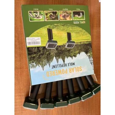 Imagem de Repelente de toupeira para gramados, pacote com 8, repelente de toupeira movido a energia solar, dissuasor ultrassônico de gopher, estacas de vibração de ratazanas à prova d'água ao ar livre, ponta