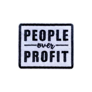 Imagem de LEMEPINZ Patch People Over Profit, tamanho 7,6 cm de ferro sobre política, remendos bordados éticos para chapéus, roupas, mochilas, jeans, remendos costurados, adesivos engraçados, presente