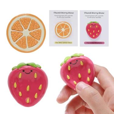 Imagem de Pedra de preocupação com a ansiedade, pedra de polímero feita à mão para o polegar, 2 peças, adoráveis formas de animais e frutas, pedra de bolso para o polegar para alívio da ansiedade e meditação