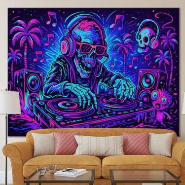 Imagem de BlissYard Tapeçaria de Halloween DJ Crânio Luz Negra UV Reativa Música Neon Caveira Pendurada na Parede 198 x 159 cm Cena Psicodélica de DJ Cabine para Quarto Sala de Estar Dormitório Decoração de
