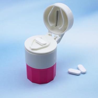 Imagem de Organizador de comprimidos com divisor de pílulas, cortador diário de comprimidos para comprimidos pequenos ou grandes, estojo de medicamentos portátil fofo suporte para dispensador de vitaminas para