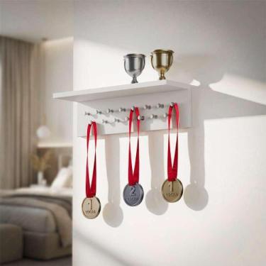Imagem de Porta Medalhas Branco 45cm com Suporte para Troféus - Mercado das Prat