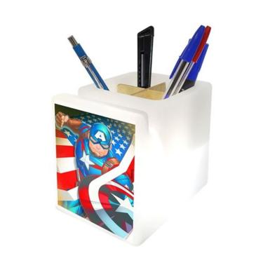 Imagem de Organizador de Mesa Capitão América Marvel Iluminado com LED Polietileno com 3 Pilhas LR44 Vermelho